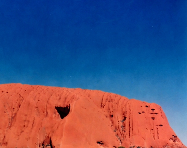 uluru-02c.jpg (133846 bytes)